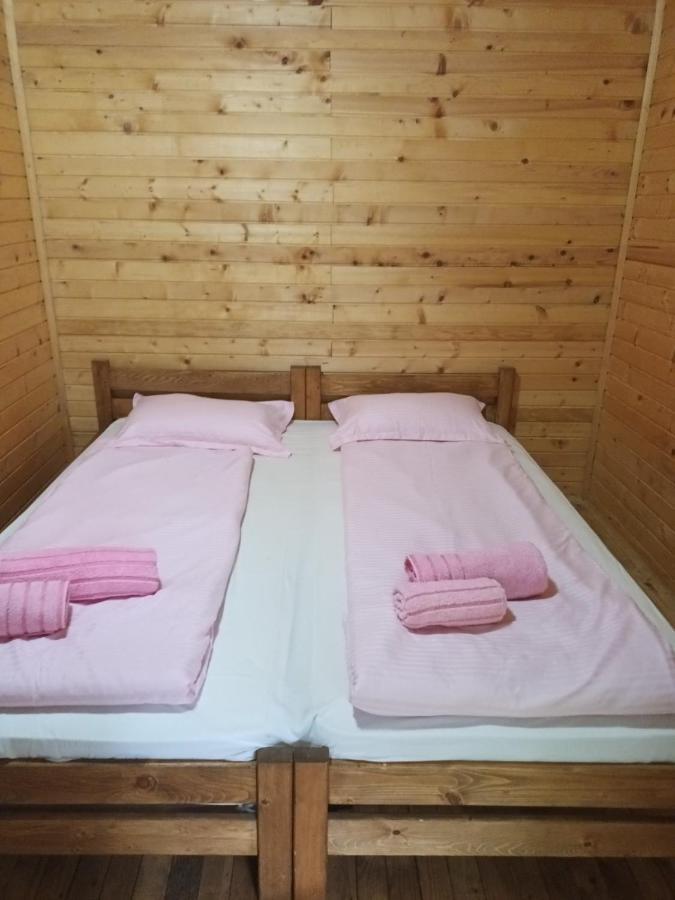 Bungalovi Drevna Novi Sad Bagian luar foto