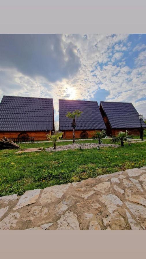 Bungalovi Drevna Novi Sad Bagian luar foto