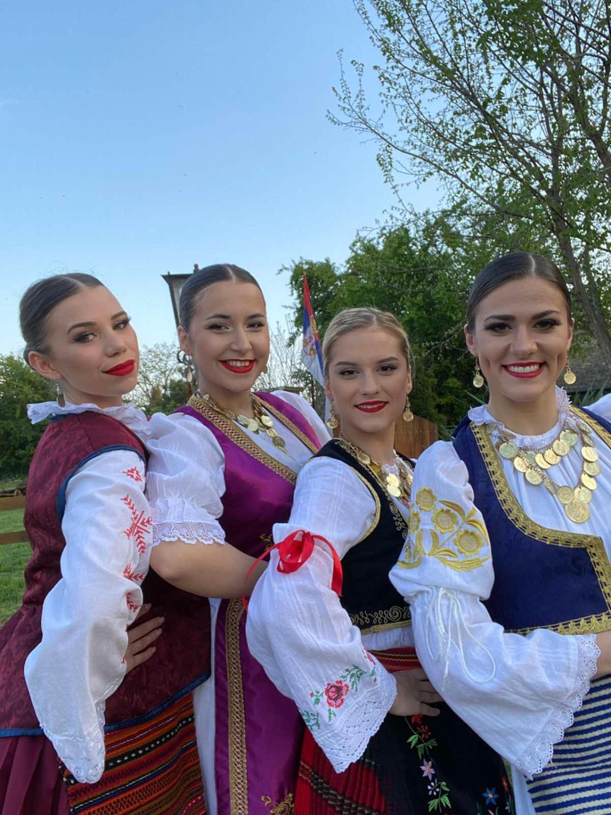 Bungalovi Drevna Novi Sad Bagian luar foto